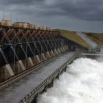 Yacyretá prevé que la crecida siga y alerta por el ascenso del Paraná aguas abajo